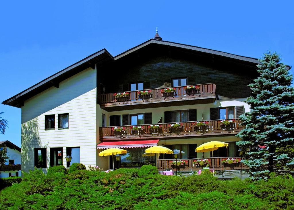 Gaestehaus Lauterbacher Neumarkt am Wallersee Exterior foto