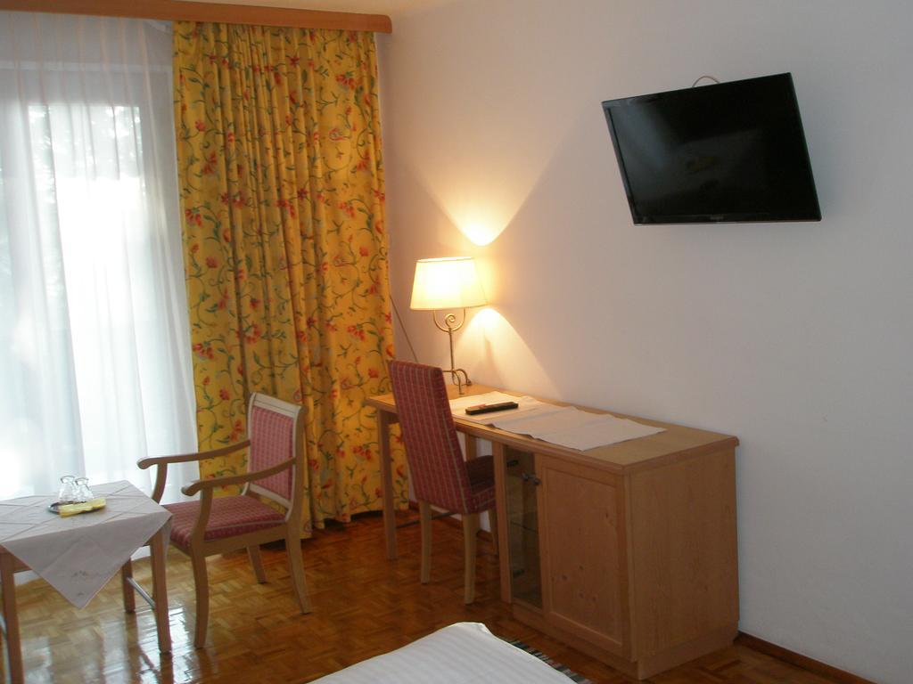 Gaestehaus Lauterbacher Neumarkt am Wallersee Exterior foto